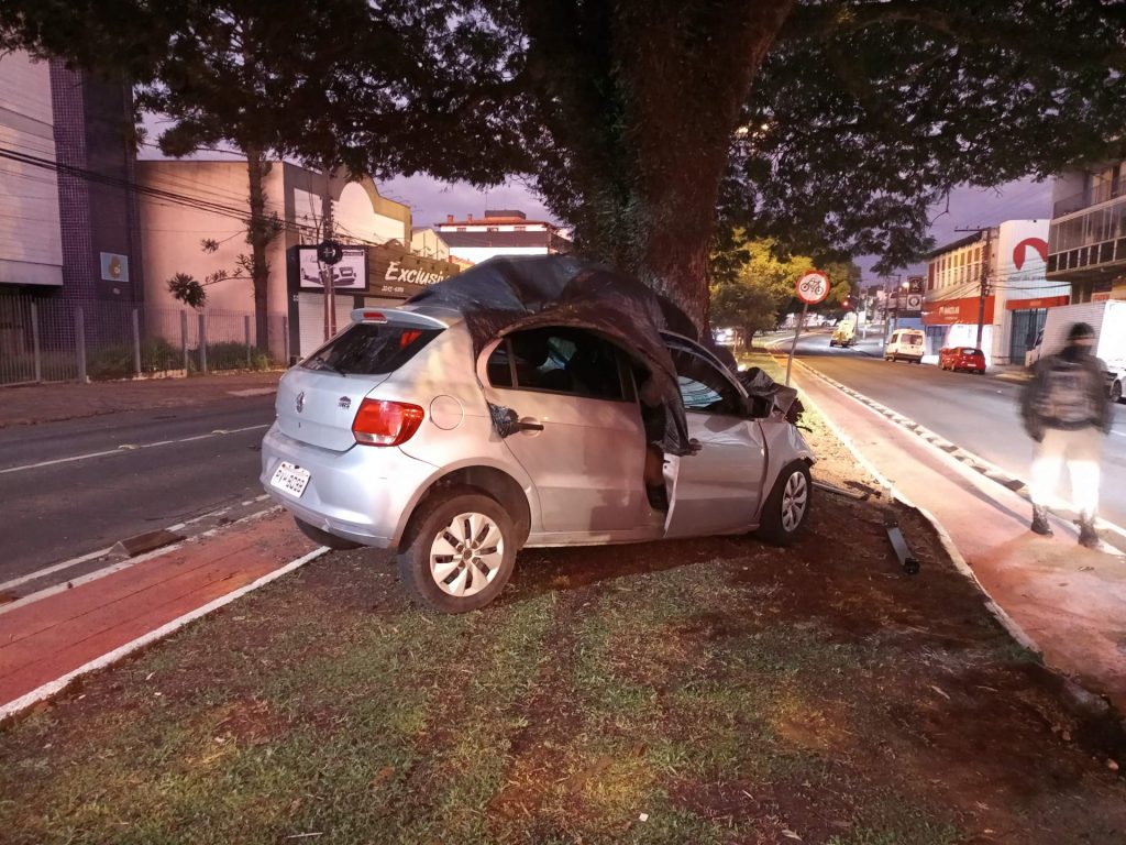 Tr S Jovem Morrem Em Acidente Em Passo Fundo